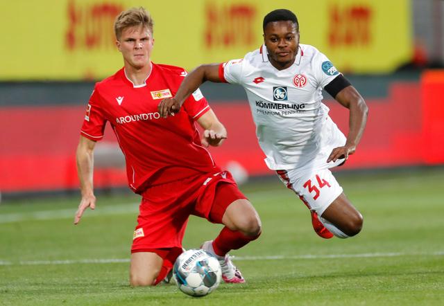 记者：若圣地亚哥不离队，米兰冬窗不能引进新前锋（记者：圣地亚哥若留队，米兰冬窗无法引进新前锋）