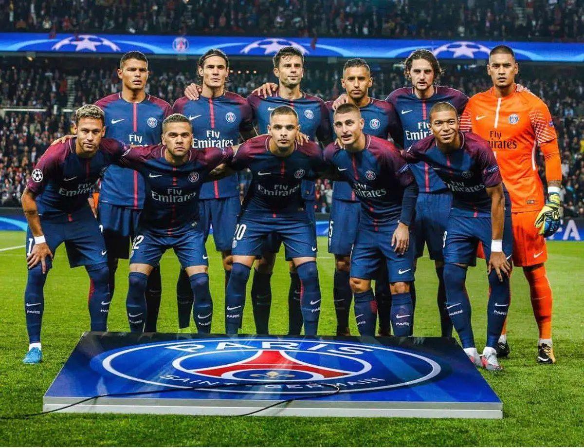 欧冠淘汰赛前瞻：巴萨主场迎战曼联,（欧冠淘汰赛前瞻：巴萨坐镇主场对阵曼联）