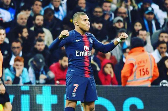 意媒：加斯佩里尼曾邀德罗西住他在热那亚的家，德罗西婉拒了（意媒：加斯佩里尼曾邀请德罗西入住其热那亚住所，后者婉拒）