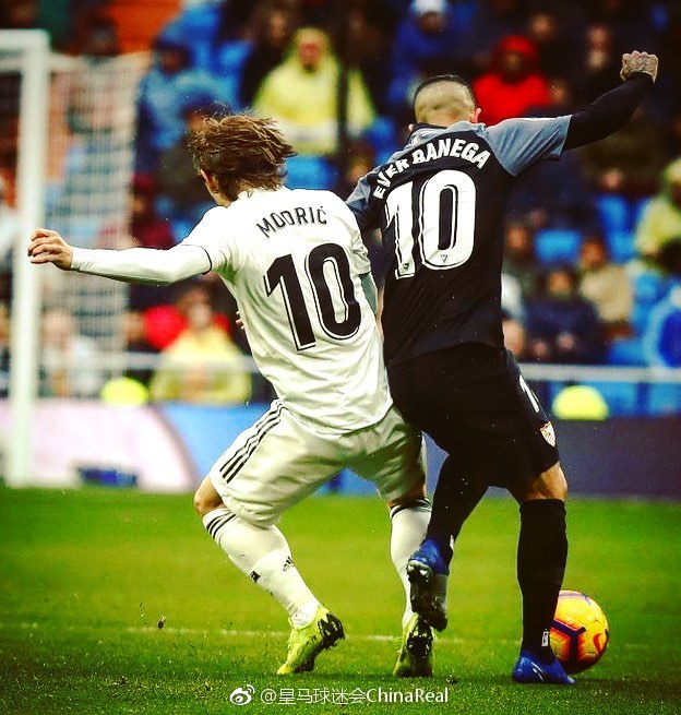 仍获信任！罗马诺：利物浦暂不考虑解雇斯洛特，也无接触其他教练（依然信任！罗马诺：利物浦暂无解雇斯洛特计划，未与其他主帅接触）