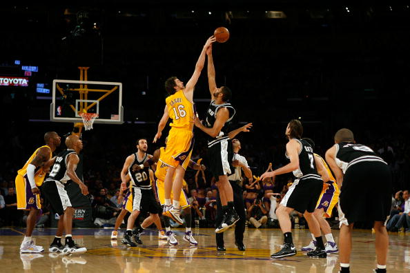 这身体素质完全是怪物级别（这身体素质简直逆天）