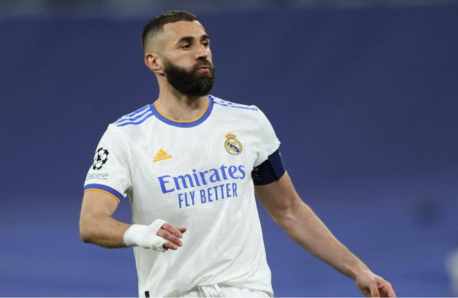 一箭双雕，姆巴佩上演皇马生涯&欧冠首次大四喜（双喜临门：姆巴佩完成皇马生涯及欧冠首个大四喜）