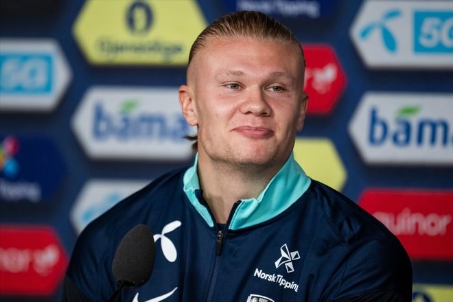 记者：韩鹏仍是泰山主帅，但俱乐部需要找个名义上的“主帅”（记者称韩鹏仍掌舵泰山，俱乐部需另觅“名义主帅”）